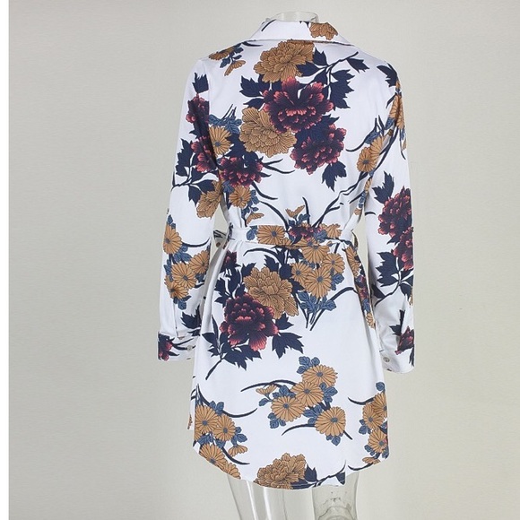 🎉 Host Pick🎉 NEW! Silk Floral Dress - Picture 5 of 8